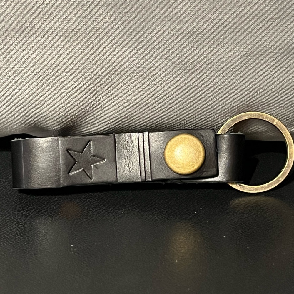 Rustico Loop Leather Keychain - Picture 3 of 5